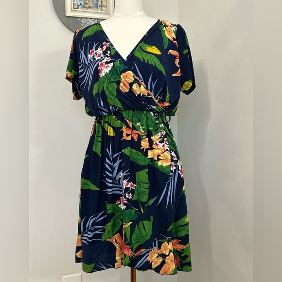 Dresses & Skirts - Floral Mini Dress Faux-Wrap Tropical Pattern Crossover Chest Short Sleeve Size M
